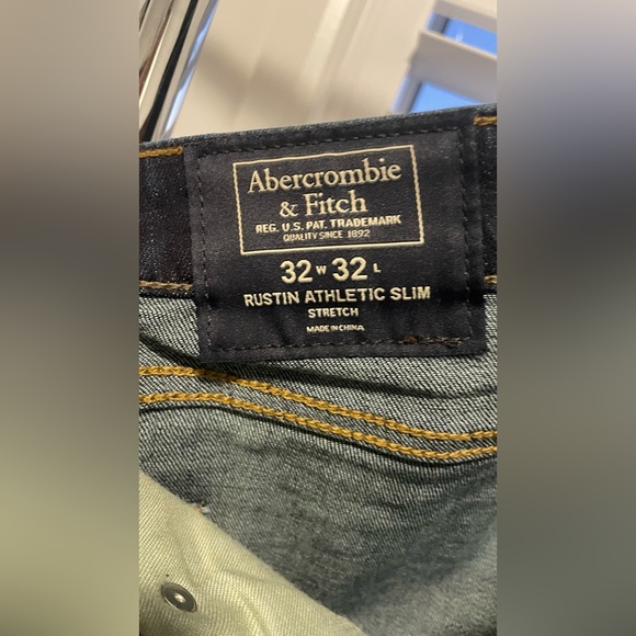 Abercrombie & Fitch jeans - Picture 3 of 4